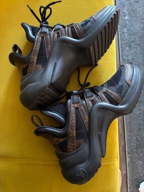 AUTHENTIC Louis Vuitton Black & Brown Archlight Mesh Trainer Sneakers-worn once